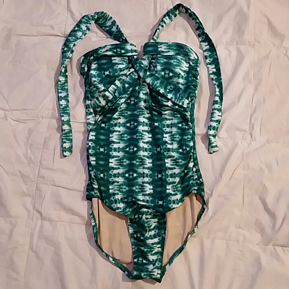 Bathing suit